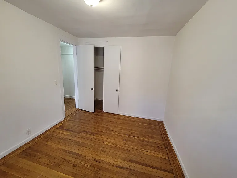 2305 Creston Ave #3B — Photo 11