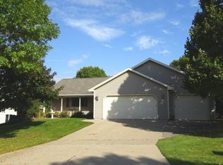 2761 Daniel Ct, Green Bay, WI 54311