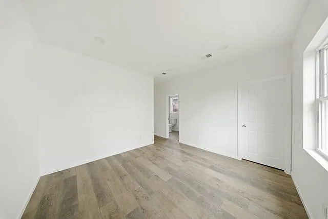 20 N Straight St #1 — Photo 3