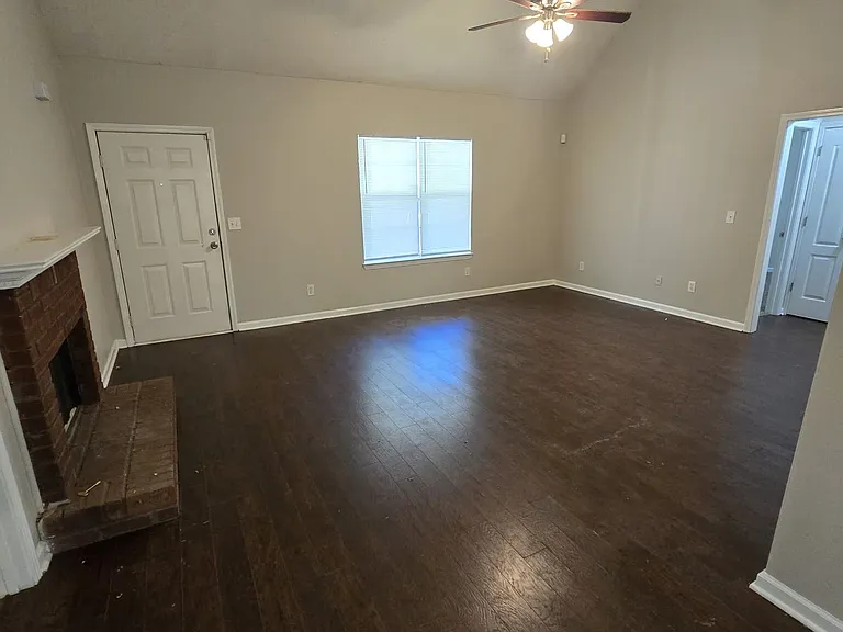 253 Pebble Creek Dr — Photo 4