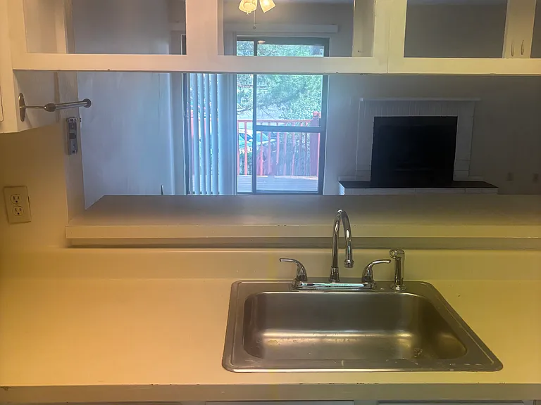 651 S 2nd St #F3 — Photo 5