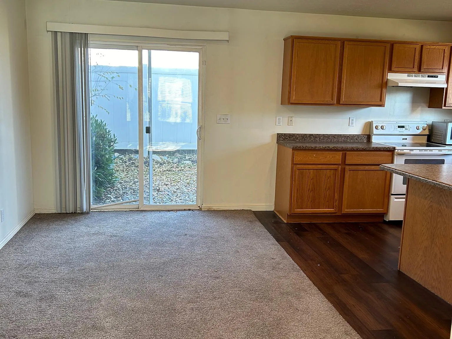 2 bed, 2.5 bath, 1350 sqft, $2,495 — Photo 4
