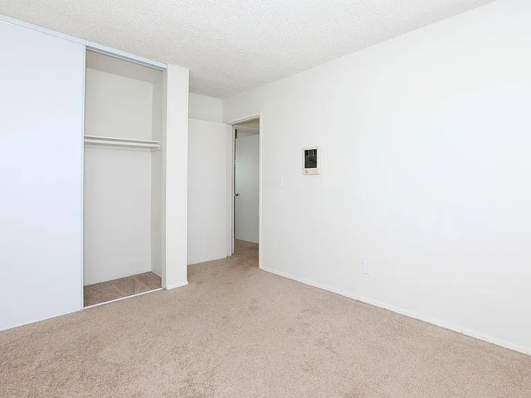 Sandalwood Apartments — Photo 53