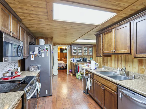 7512 Greenwood Rd, Cross Plains, TN 37049