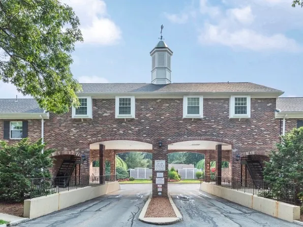 909 Windsor Dr #909, Framingham, MA 01701