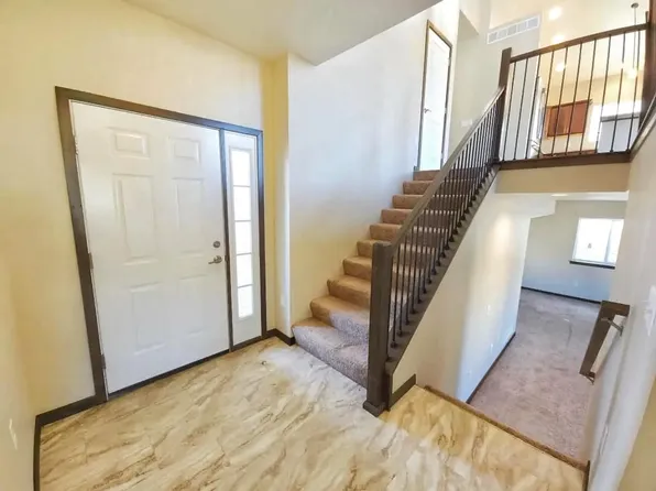 1736 Dickenson Ln, Iowa City, IA 52240