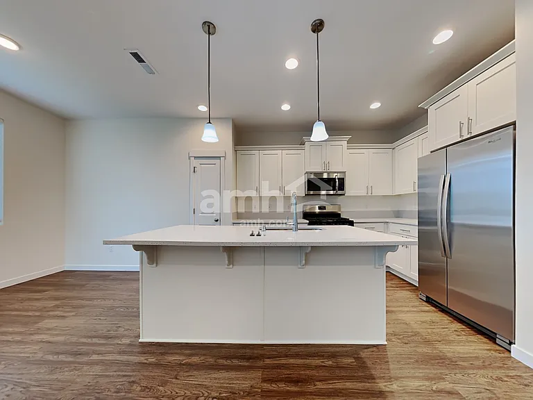 1013 NE 11th Way — Photo 5