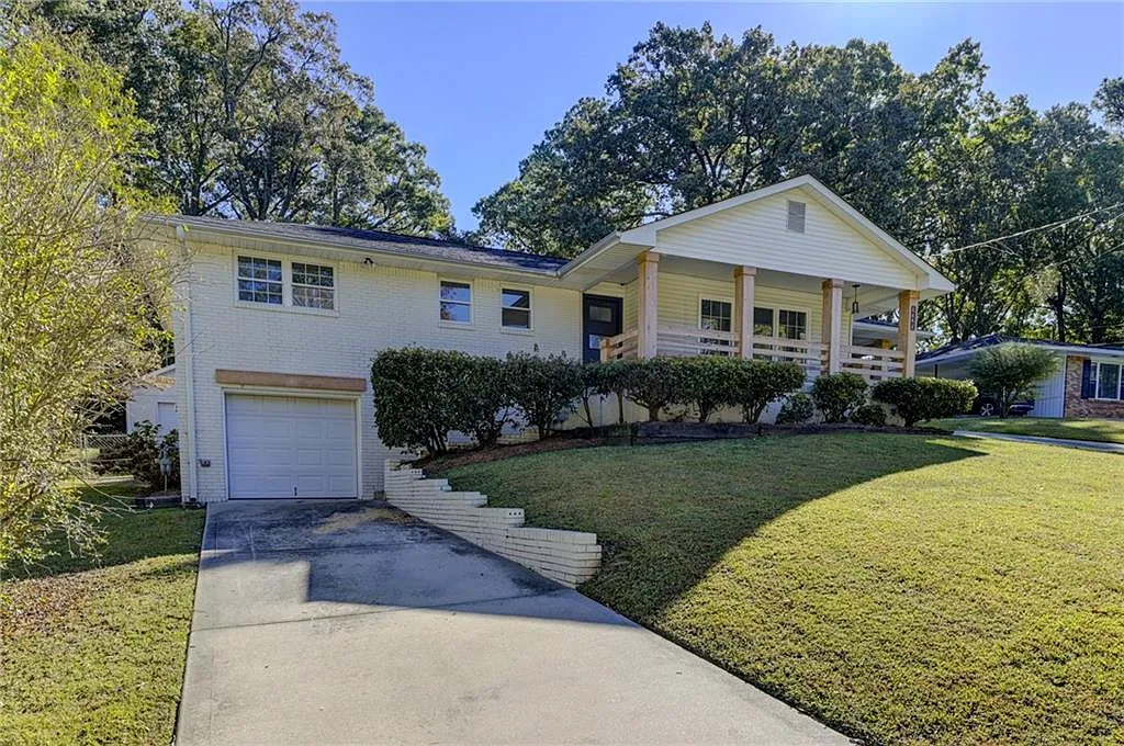 3 bed, 2.5 bath, 2128 sqft, $2,975 — Photo 3