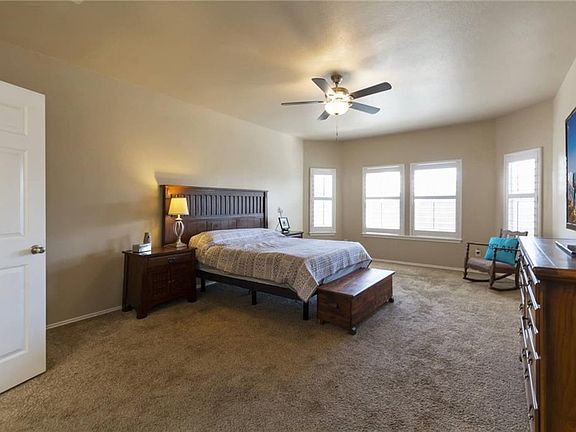 4th image of 1506 Reagan Wells Dr