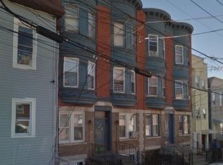 711 10th St, Union City, NJ 07087