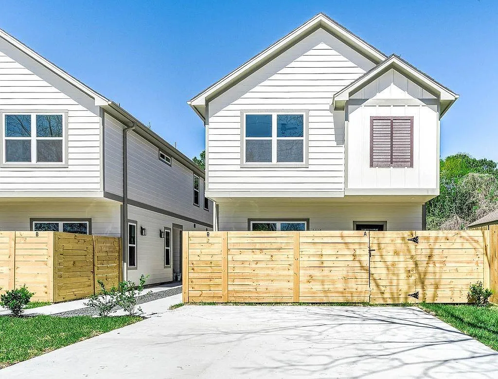 3 bed, 2.5 bath, 1383 sqft, $1,850 — Photo 1