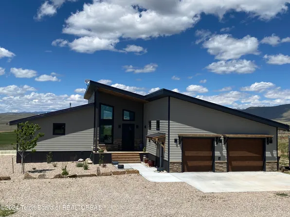 31 Sled Runner Rd, Pinedale, WY 82941