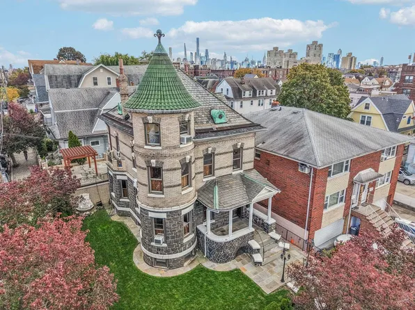 7722 Broadway image 38 of 47