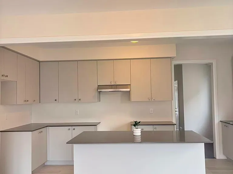 2909 Nakina St — Photo 3