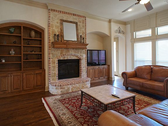 2nd image of 7704 Silverleaf Dr