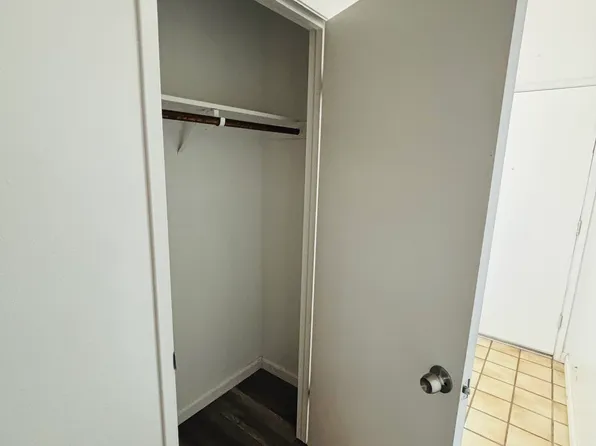 50 N 19th Ave APT F, Lemoore, CA 93245