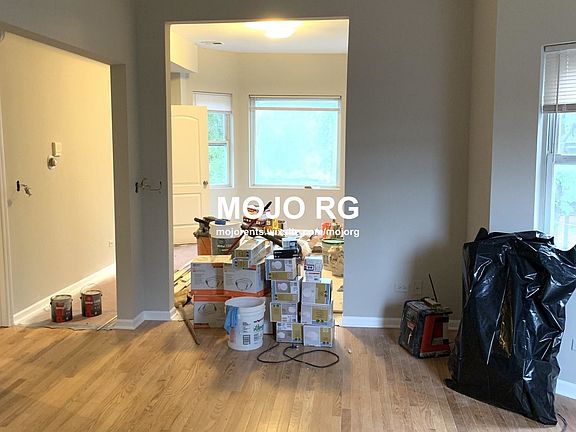 2nd image of 1115 W Newport Ave #3