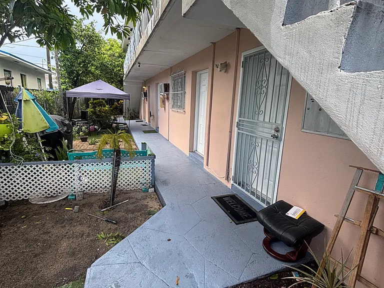 611 NW 34th Ave #1 — Photo 7
