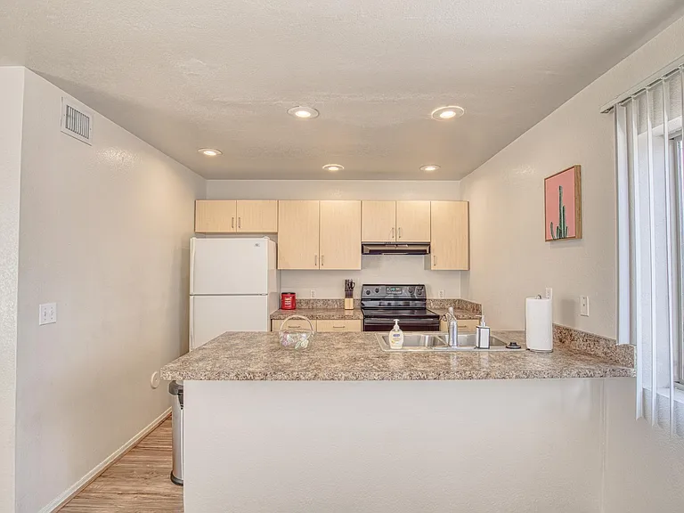 1833 E Water St #2 — Photo 18