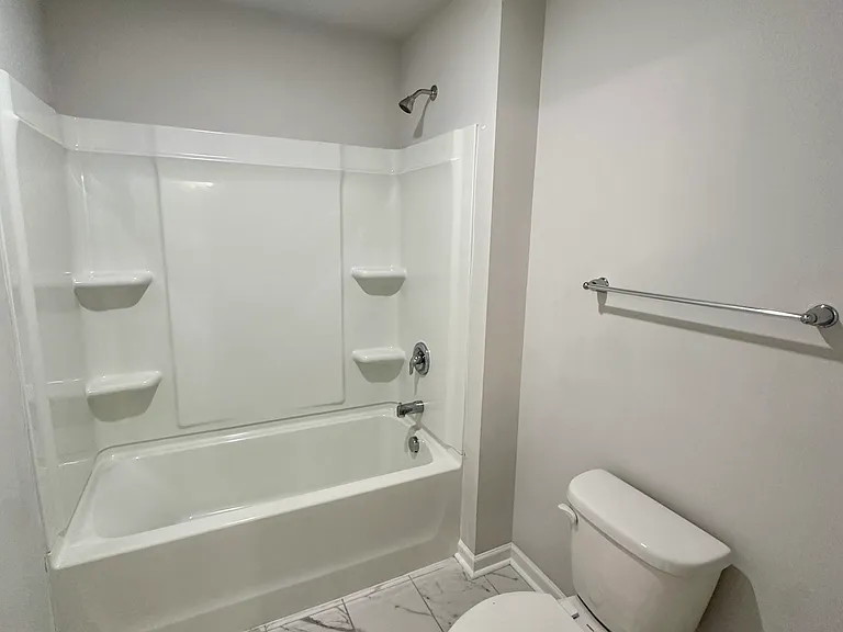 304 Greymoor Ln — Photo 20