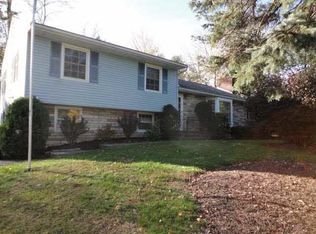 4 Monroe Dr, Poughkeepsie, NY 12601