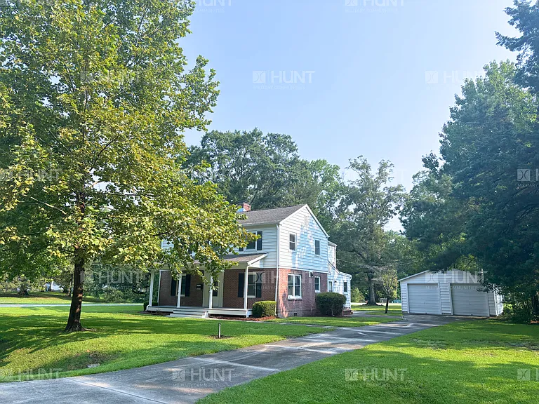 332 Jefferson Dr — Photo 2