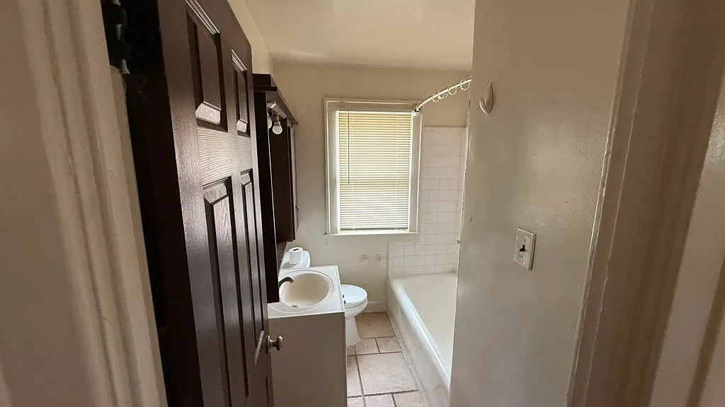 3 bed, 1125 sqft, $1,300 — Photo 4