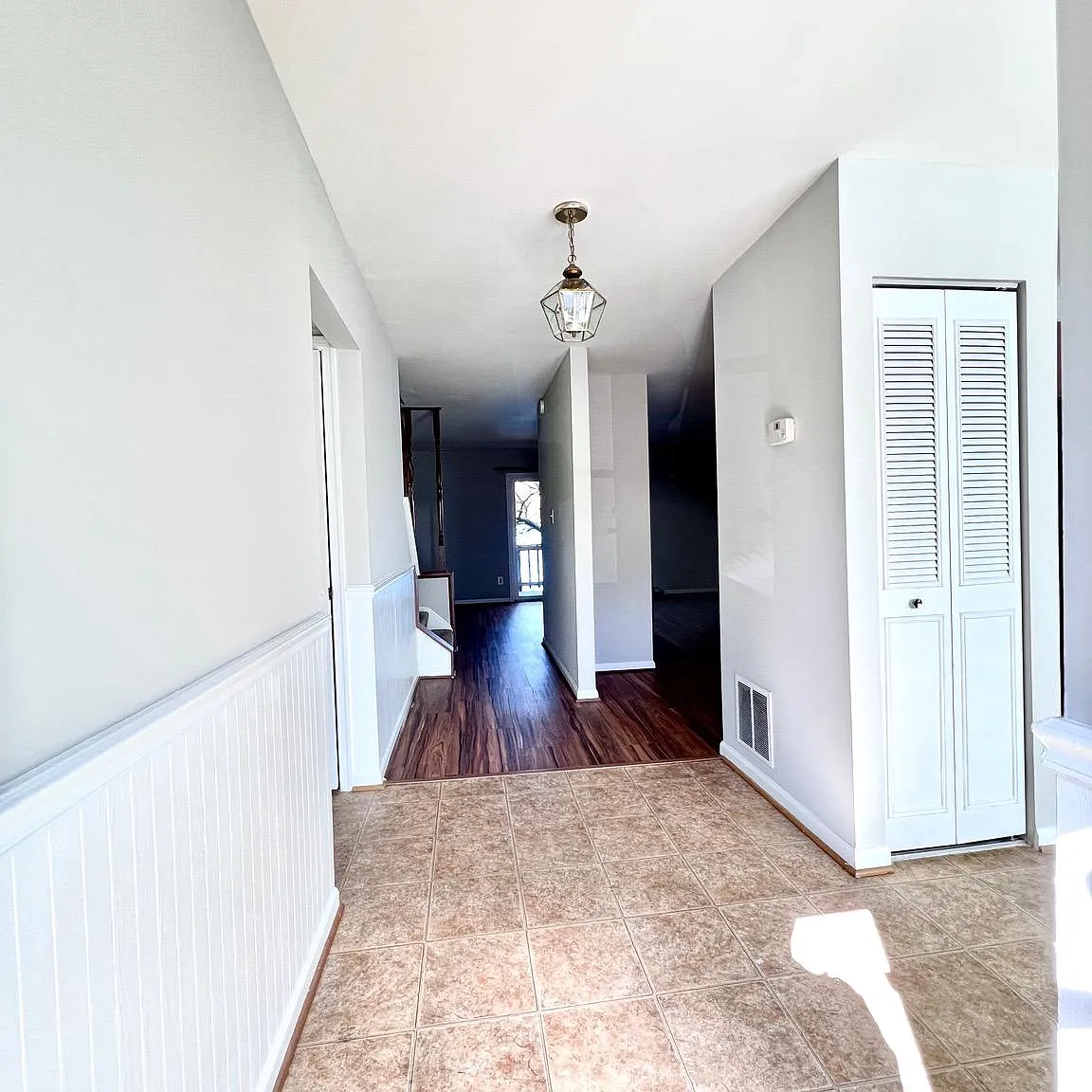 2 bed, 1.5 bath, 1294 sqft, $2,300 — Photo 2