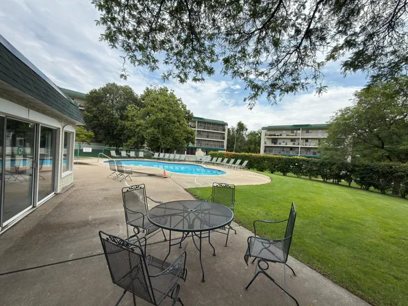 10501 Cedar Lake Rd APT 511, Minnetonka, MN 55305