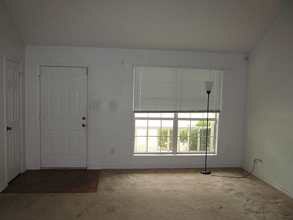 4th image of 4319 Western Oak St