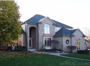 3733 Merriweather Ln, Rochester Hills, MI 48306