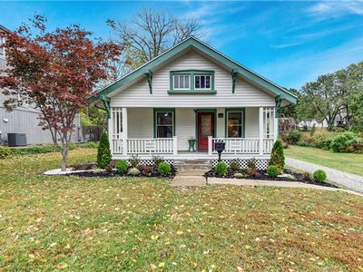 5809 Woodward St, Overland Park, KS, 66202