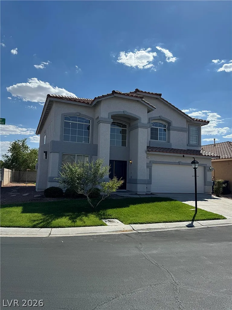4 bed, 2.5 bath, 2523 sqft, $2,340 — Photo 1