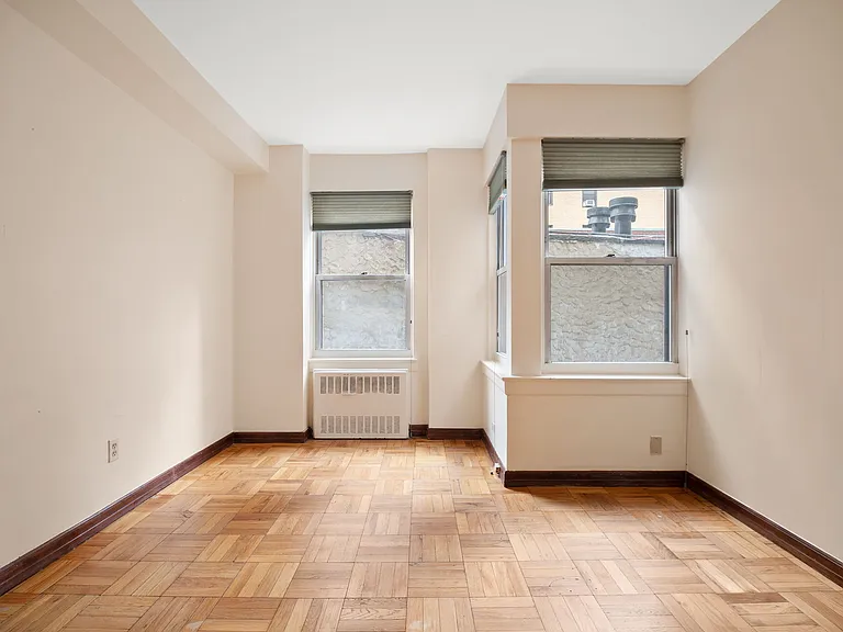 155 E 38th St #5L — Photo 6