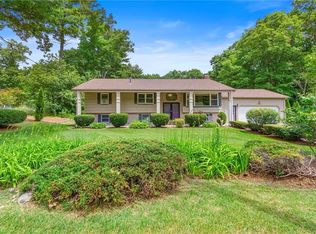 3175 Flat River Rd, Coventry, RI 02816