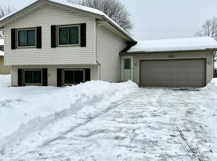 4268 Sun Cliff Rd, Eagan, MN 55122