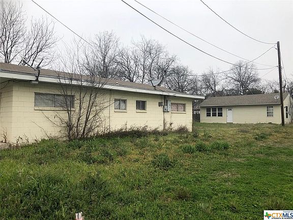 4th image of 205 W Dunn Ave #A