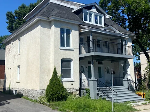 88 Charlotte St #A, Ottawa, ON K1N 8L3