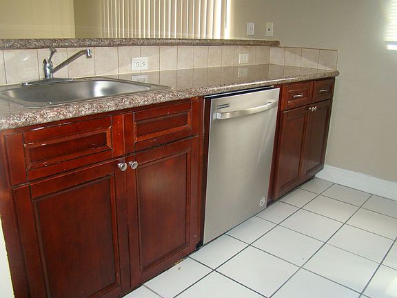 2nd image of 11550-11584 NW 39th St #11572