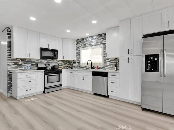 13878 Victoria Dr, Victorville, CA 92395