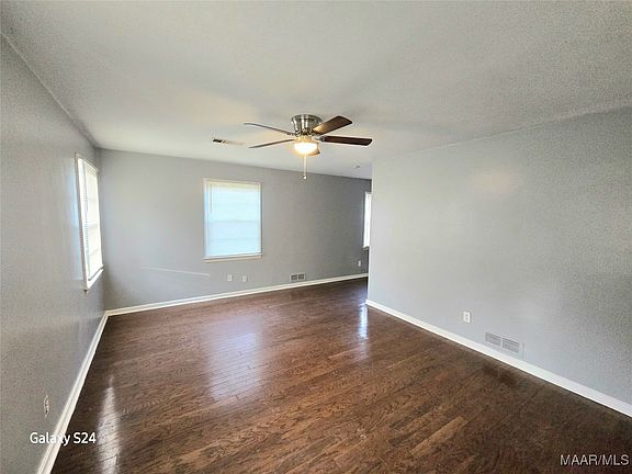 3rd image of 2141 Meadowlane Dr
