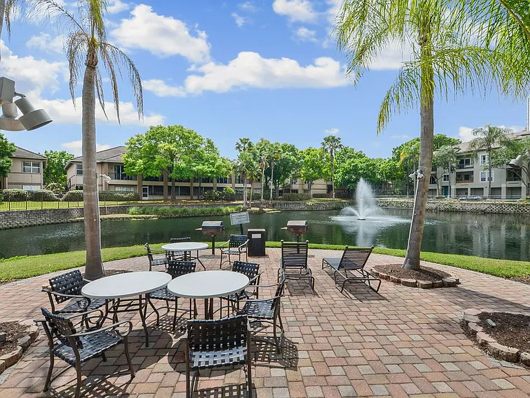 617 Tropical Breeze Way — Photo 25