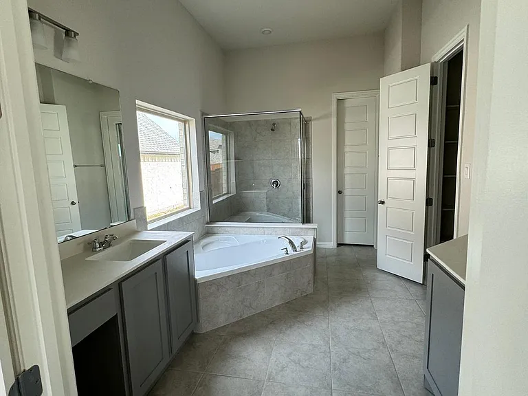 1201 Indianola Trl — Photo 18