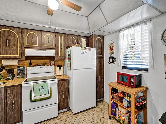 2nd image of 2551 Aragon Boulevard #209