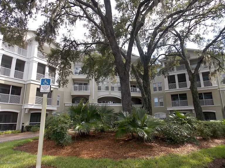 8290 Gate Pkwy W #1017 — Photo 2