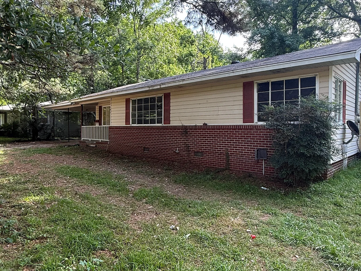 4 bed, 1500 sqft, $1,100 — Photo 2