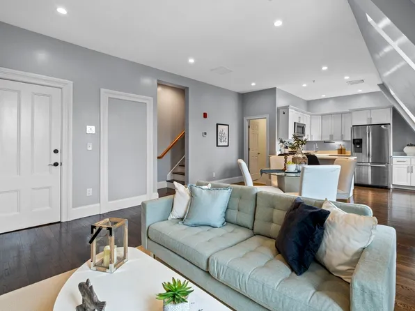 162 Federal St #7, Salem, MA 01970