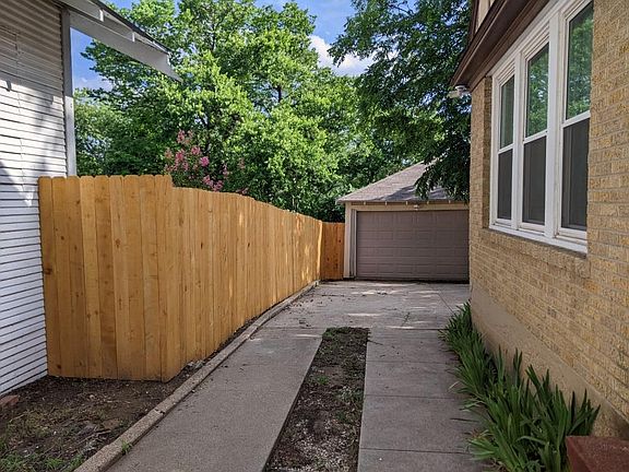 5th image of 1357 Francis St