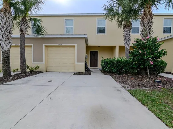 9962 Hound Chase Dr, Gibsonton, FL 33534