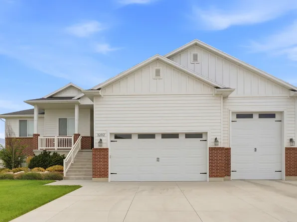 3202 S Straight St, West Haven, UT 84401